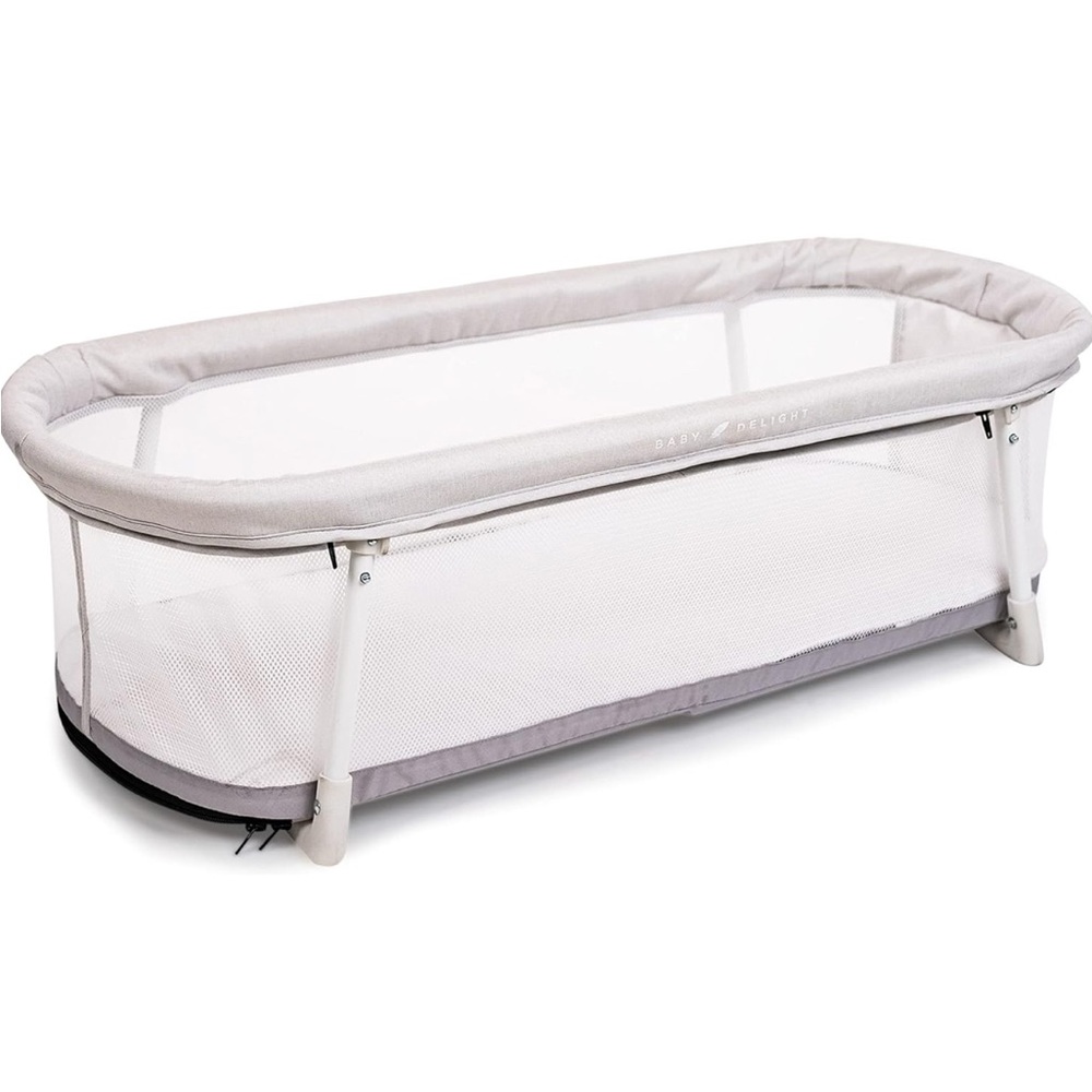 Baby Delight Portable, foldable Bassinet!